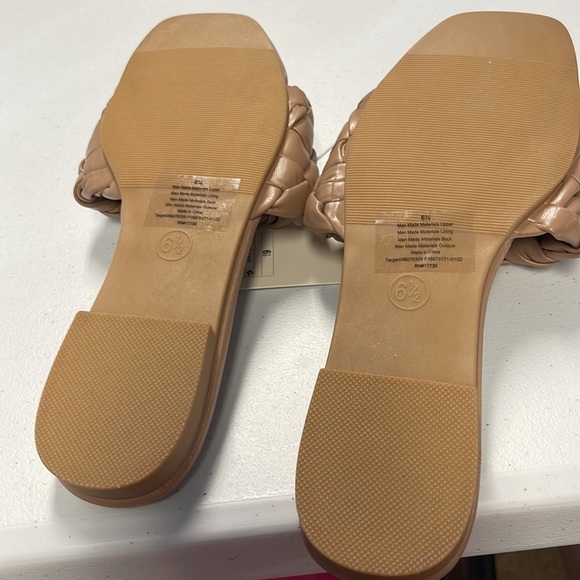 A New Day Tan Carissa Sandals NWT - Picture 3 of 4